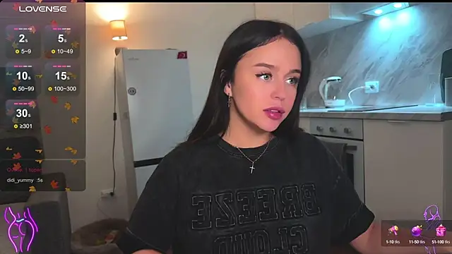 Snapshot of Megan_Nilson chatting on December 18, 2024, 9:51 pm Megan Nilson online show from December 18, 2024, 9:51 pm