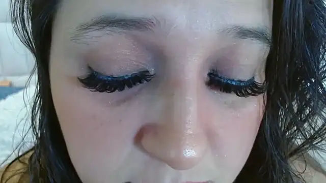 Kerly Doll online show from December 3, 2025, 12:47 pm