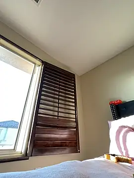 Snapshot of Cum2Charm chatting on February 10, 2025, 3:32 pm Cum2Charm online show from February 10, 2025, 3:32 pm