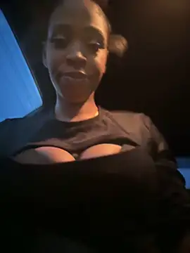 Snapshot of Cum2Charm chatting on February 13, 2025, 2:20 pm Cum2Charm online show from February 13, 2025, 2:20 pm