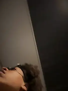 Snapshot of Cum2Charm chatting on March 11, 2025, 5:38 am Cum2Charm online show from March 11, 2025, 5:38 am