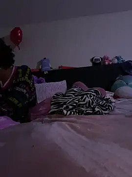 Snapshot of Cum2Charm chatting on March 13, 2025, 11:30 am Cum2Charm online show from March 13, 2025, 11:30 am