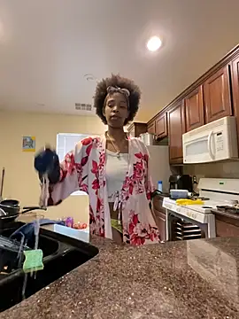 Snapshot of Cum2Charm chatting on March 14, 2025, 5:46 pm Cum2Charm online show from March 14, 2025, 5:46 pm