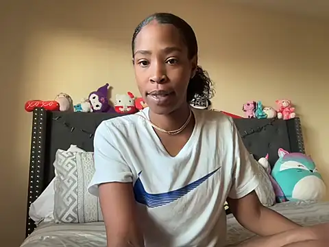 Snapshot of Cum2Charm chatting on September 13, 2025, 1:55 pm Cum2Charm online show from September 13, 2025, 1:55 pm