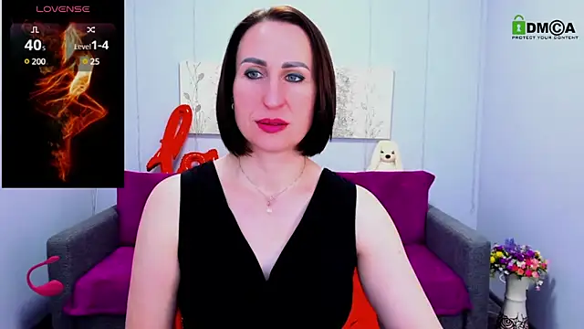 Snapshot of Nia_Smithh chatting on March 8, 2025, 1:36 pm Nia Smithh online show from March 8, 2025, 1:36 pm