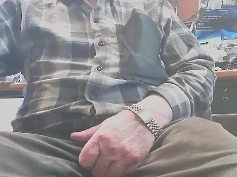 Snapshot of HaraldGermany chatting on March 9, 2025, 3:05 pm HaraldGermany online show from March 9, 2025, 3:05 pm