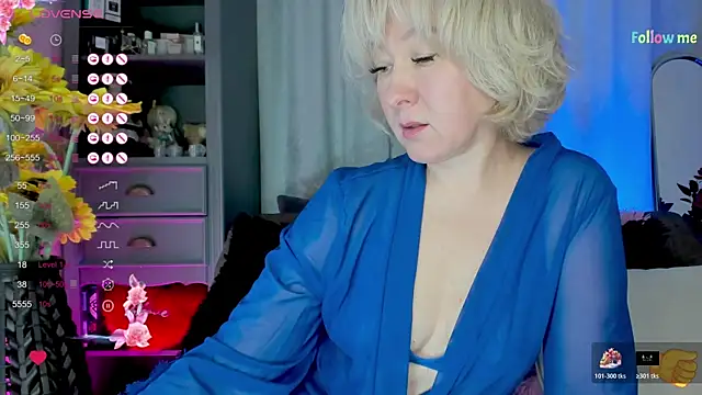 Mia Wintermood online show from November 5, 2025, 5:07 am