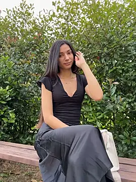Snapshot of _MiaQueen_ chatting on May 31, 2026, 3:19 pm MiaQueen online show from May 31, 2026, 3:19 pm