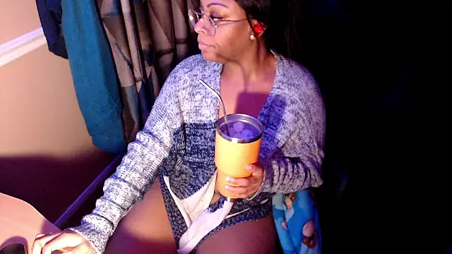 LEXIJAYNEX online show from February 17, 2025, 2:26 pm