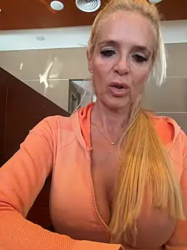 Reyna63 online show from June 19, 2026, 6:01 pm