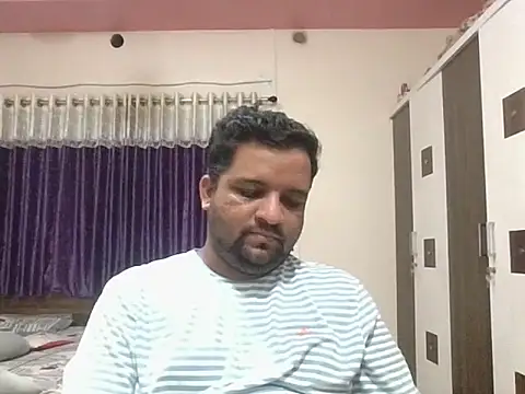 Snapshot of dhruv_love chatting on July 10, 2026, 1:25 pm dhruv love online show from July 10, 2026, 1:25 pm