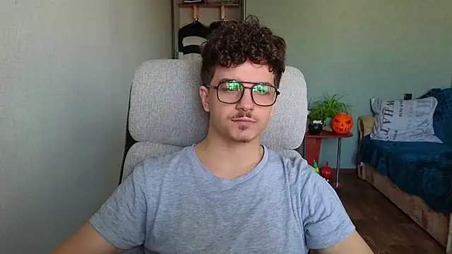 Remy Miles online show from November 21, 2025, 10:58 am