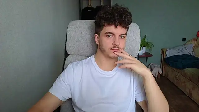 Remy Miles online show from December 16, 2025, 7:57 am