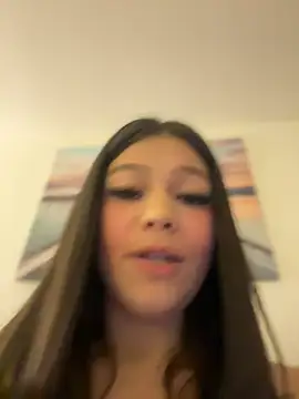 Snapshot of Alyshanon18 chatting on February 6, 2025, 5:46 am Alyshanon18 online show from February 6, 2025, 5:46 am