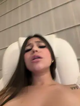 Snapshot of Alyshanon18 chatting on March 1, 2025, 5:38 pm Alyshanon18 online show from March 1, 2025, 5:38 pm