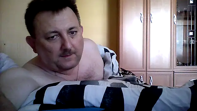 Snapshot of Novy73 chatting on October 23, 2025, 8:13 am Novy73 online show from October 23, 2025, 8:13 am