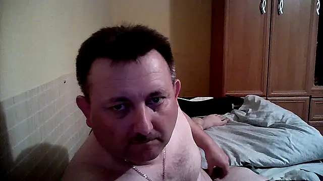 Snapshot of Novy73 chatting on November 21, 2025, 9:24 pm Novy73 online show from November 21, 2025, 9:24 pm