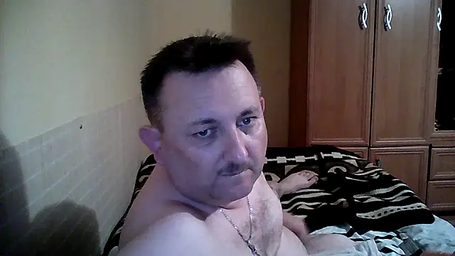 Snapshot of Novy73 chatting on December 4, 2025, 10:40 pm Novy73 online show from December 4, 2025, 10:40 pm