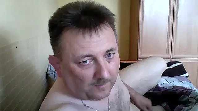 Snapshot of Novy73 chatting on June 14, 2026, 9:44 am Novy73 online show from June 14, 2026, 9:44 am