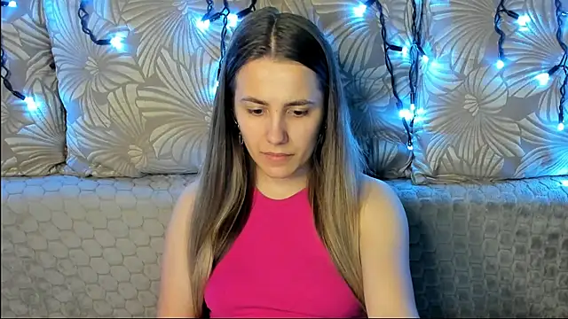 Snapshot of MaggieCake chatting on June 26, 2026, 1:32 am MaggieCake online show from June 26, 2026, 1:32 am