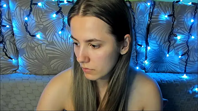 Snapshot of MaggieCake chatting on July 17, 2026, 12:50 am MaggieCake online show from July 17, 2026, 12:50 am