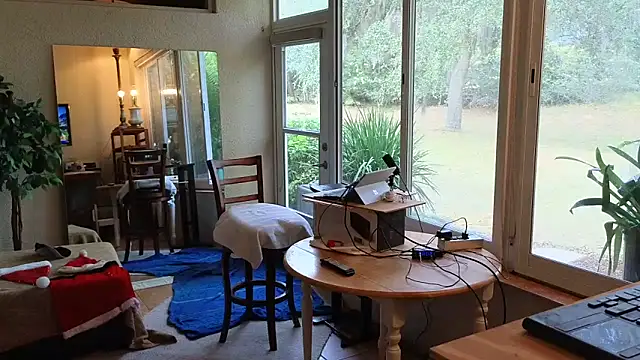 Snapshot of eliberator1777 chatting on December 17, 2025, 5:19 pm eliberator1777 online show from December 17, 2025, 5:19 pm