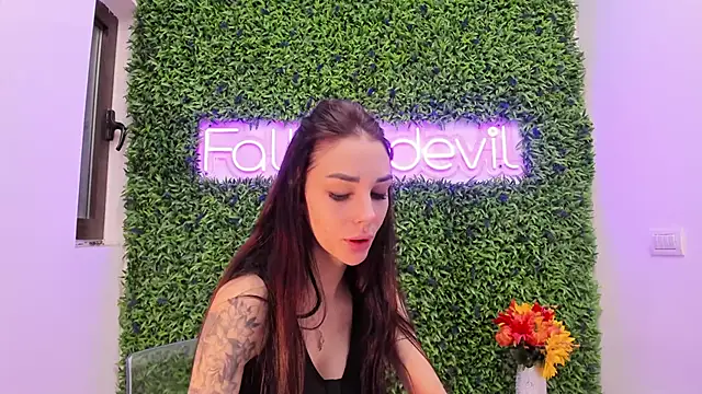 realhotfallingdevil online show from November 19, 2025, 4:01 am