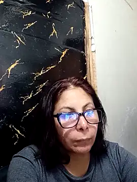 Anypink online show from November 8, 2025, 1:06 am