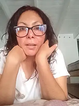 Anypink online show from March 22, 2026, 10:35 pm