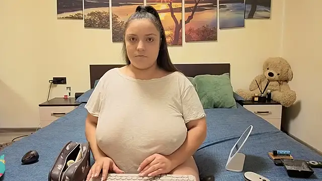 adelline online show from February 13, 2026, 9:33 pm