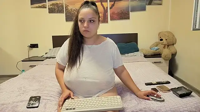 adelline online show from July 27, 2026, 8:49 pm