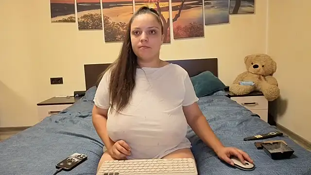 adelline online show from August 4, 2026, 8:44 pm
