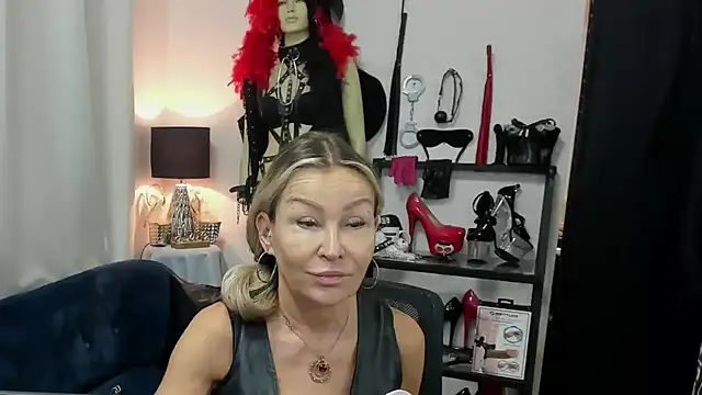 crystaLUX online show from August 3, 2026, 4:33 am
