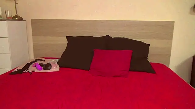 Snapshot of KendraLux chatting on September 28, 2025, 11:54 pm KendraLux online show from September 28, 2025, 11:54 pm