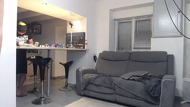 missthon0 online show from October 21, 2025, 8:31 pm