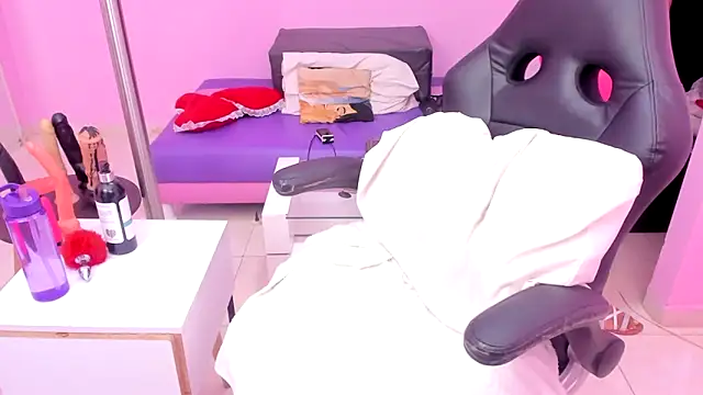 Snapshot of MATURE_WHOR33 chatting on March 20, 2025, 11:49 am MATURE WHOR33 online show from March 20, 2025, 11:49 am