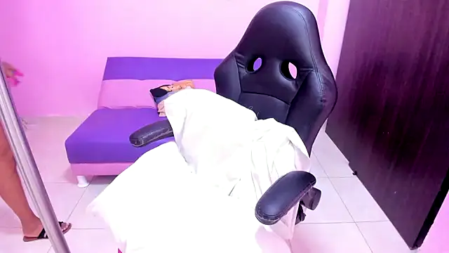 Snapshot of MATURE_WHOR33 chatting on November 5, 2025, 12:27 pm MATURE WHOR33 online show from November 5, 2025, 12:27 pm