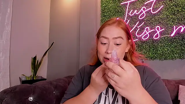 Snapshot of hannamartinn chatting on October 8, 2025, 3:31 pm hannamartinn online show from October 8, 2025, 3:31 pm