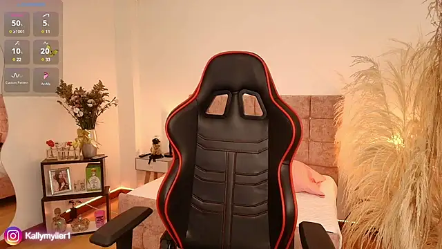 KallyMyller1 online show from December 29, 2024, 2:31 pm