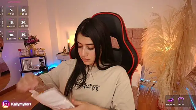 KallyMyller1 online show from January 9, 2025, 7:50 pm