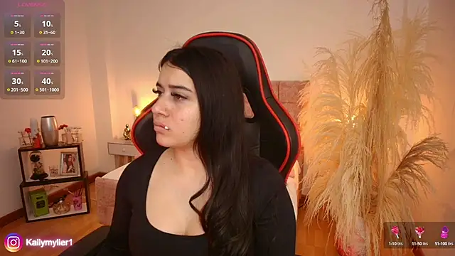 KallyMyller1 online show from February 5, 2025, 7:53 pm