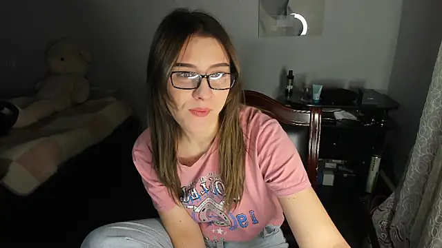 Snapshot of KindKristy chatting on January 13, 2025, 8:15 am KindKristy online show from January 13, 2025, 8:15 am