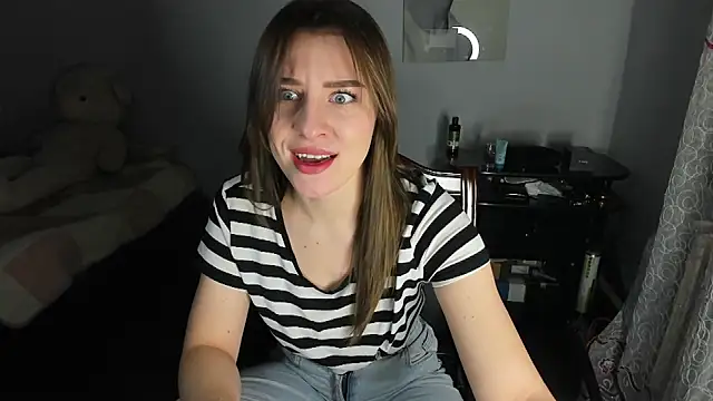 Snapshot of KindKristy chatting on January 17, 2025, 6:04 am KindKristy online show from January 17, 2025, 6:04 am