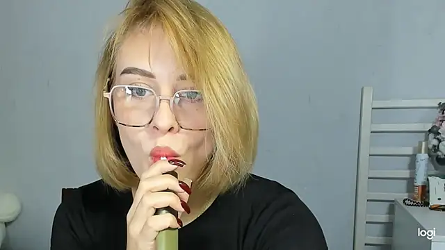 Snapshot of KindKristy chatting on September 27, 2025, 5:23 am KindKristy online show from September 27, 2025, 5:23 am