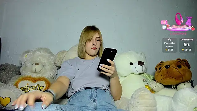 Snapshot of KindKristy chatting on October 13, 2025, 5:18 am KindKristy online show from October 13, 2025, 5:18 am