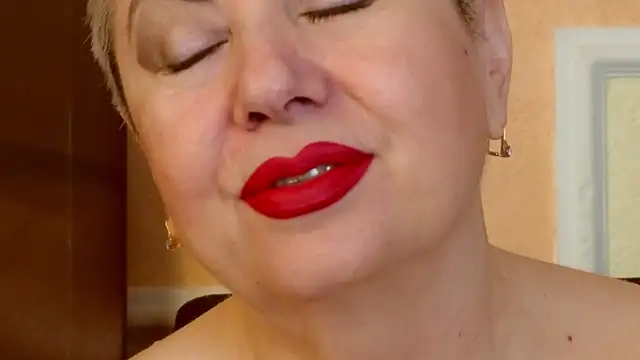 LadyPosh online show from September 17, 2025, 8:32 pm