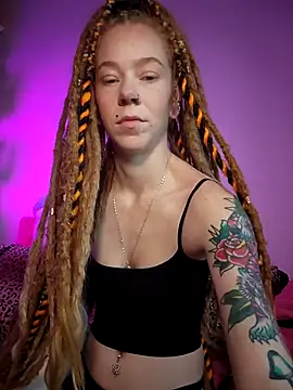 Snapshot of LucidLucy chatting on November 3, 2025, 1:23 pm LucidLucy online show from November 3, 2025, 1:23 pm