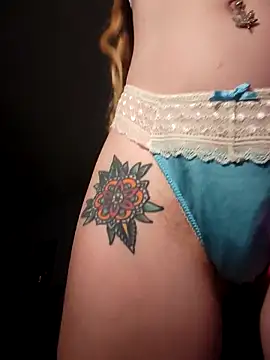 Snapshot of LucidLucy chatting on November 13, 2025, 12:42 am LucidLucy online show from November 13, 2025, 12:42 am