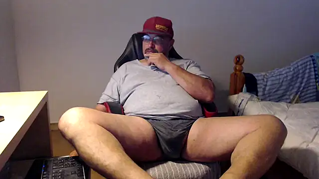 Snapshot of fraboys chatting on April 23, 2026, 2:41 pm fraboys online show from April 23, 2026, 2:41 pm