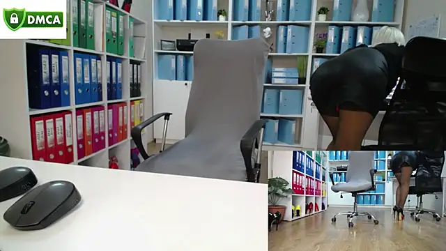Snapshot of secret-office chatting on June 10, 2026, 5:18 am secret-office online show from June 10, 2026, 5:18 am